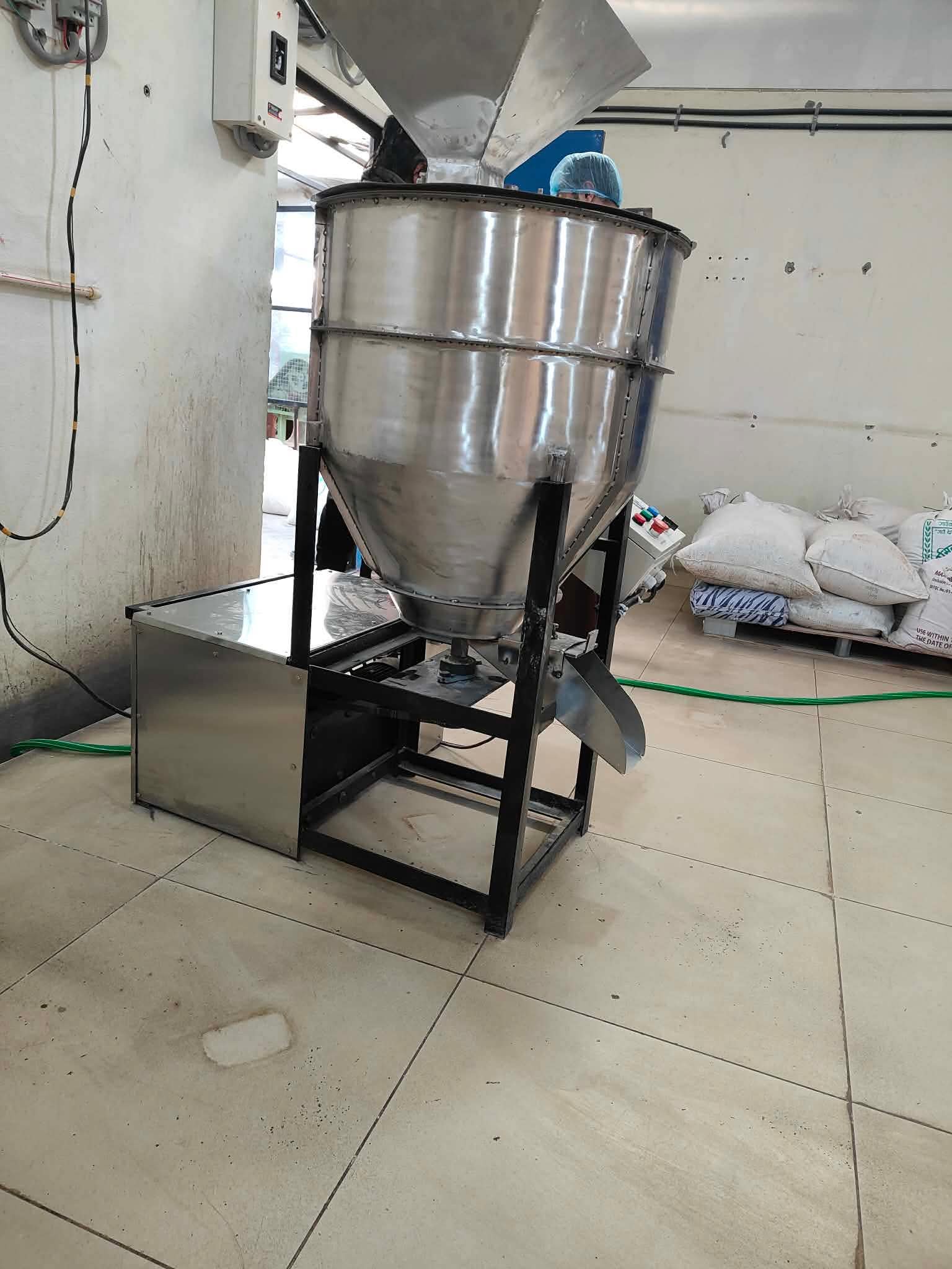 Industrial Vertical Feed Mixer Machine Gallery 2